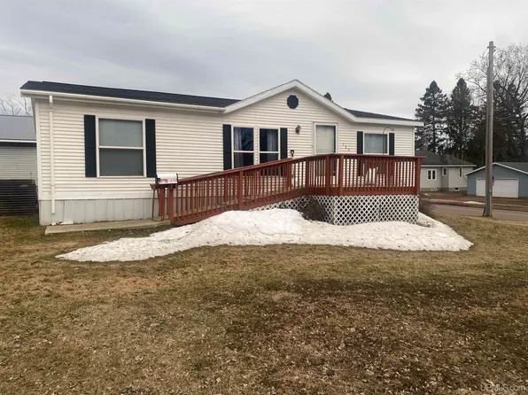 122 N Curry Street, Ironwood, MI 49938