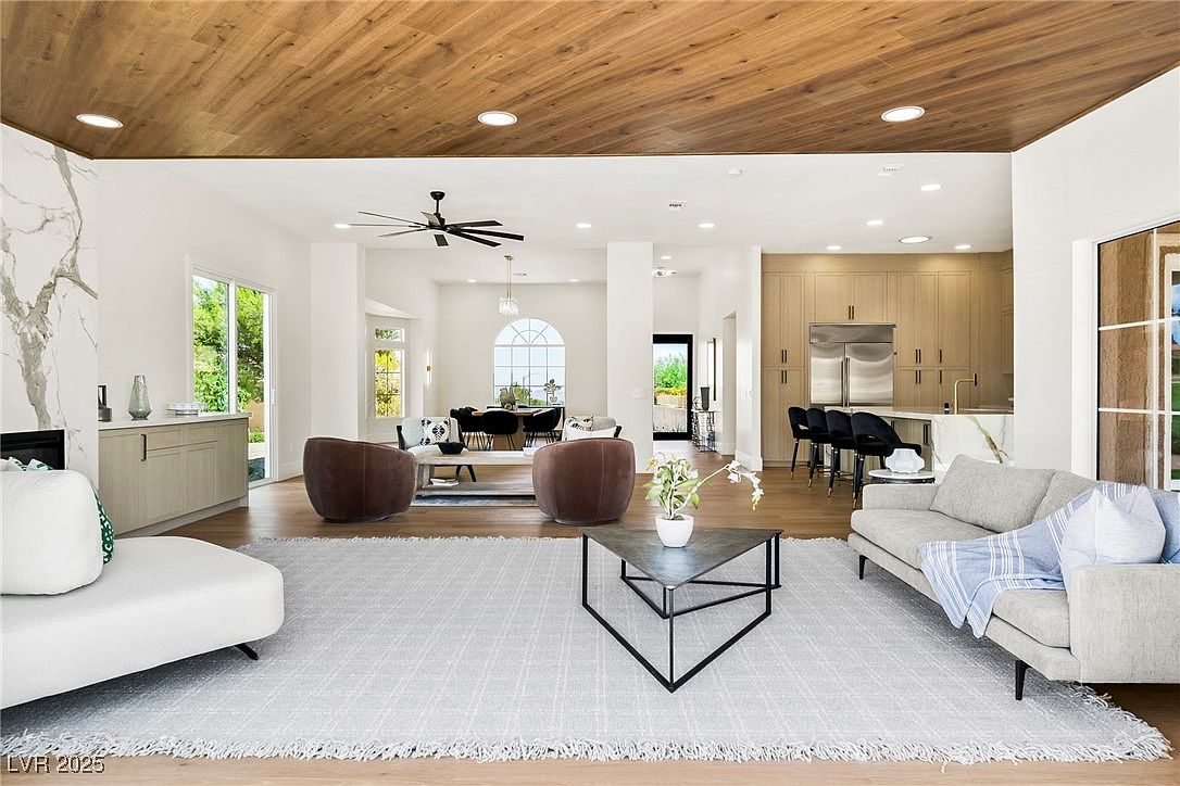 2937 Billy Casper Dr