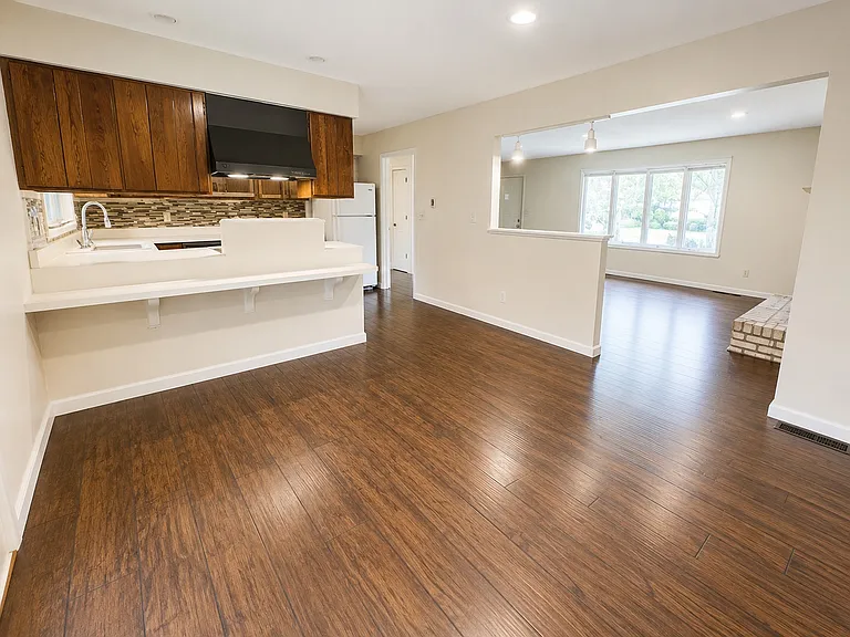 117 S Oxford Rd — Photo 5