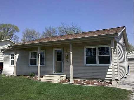 1st image of 1620 Oakwood Dr