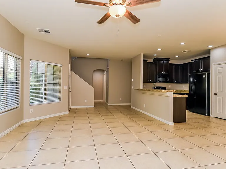 9519 Vega Carpio Ave — Photo 6