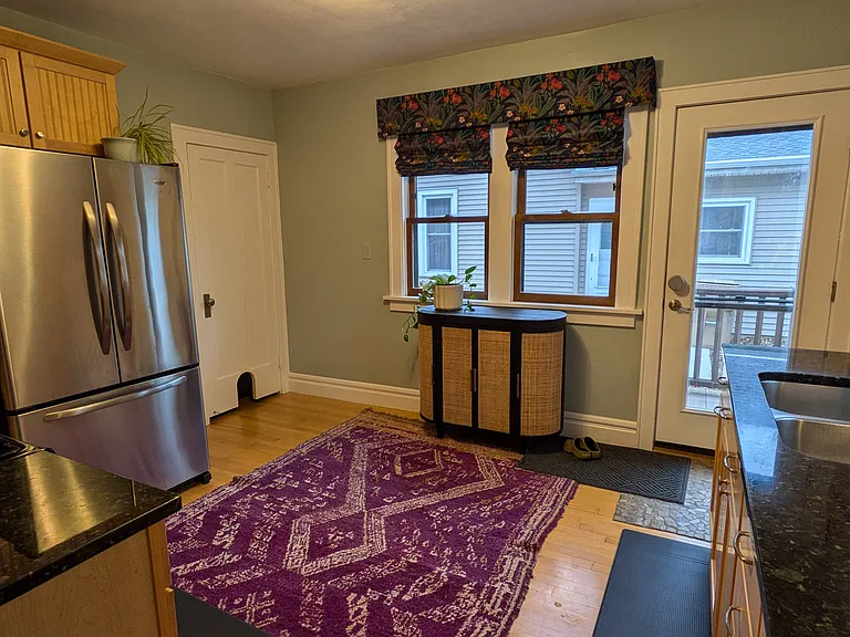 529 Elmside Blvd — Photo 7