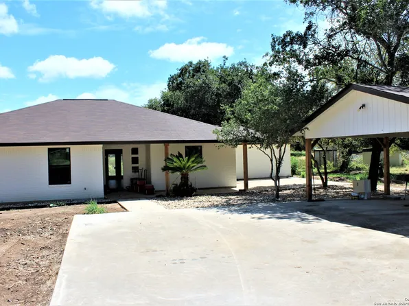 95 Ridgeview Dr, Pleasanton, TX 78064