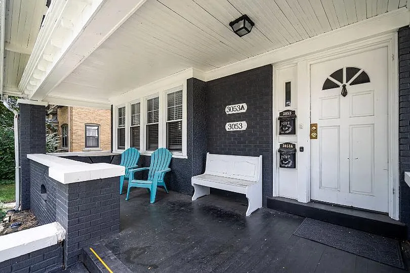 3 bed, 1400 sqft, $2,050 — Photo 2