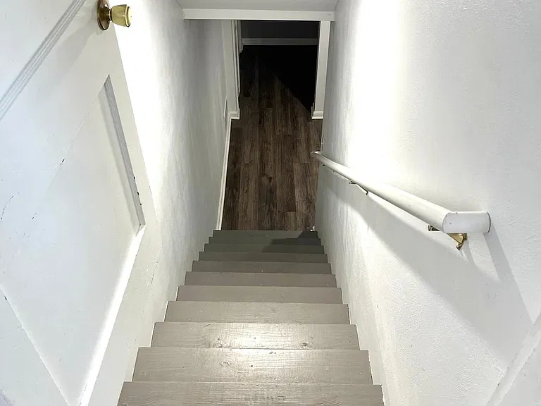 301 Poplar Dr — Photo 22