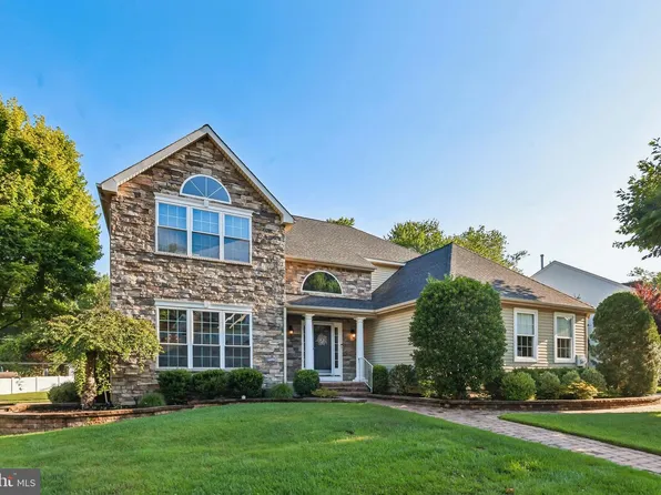 1 Woodmont Ct, Mantua, NJ 08051