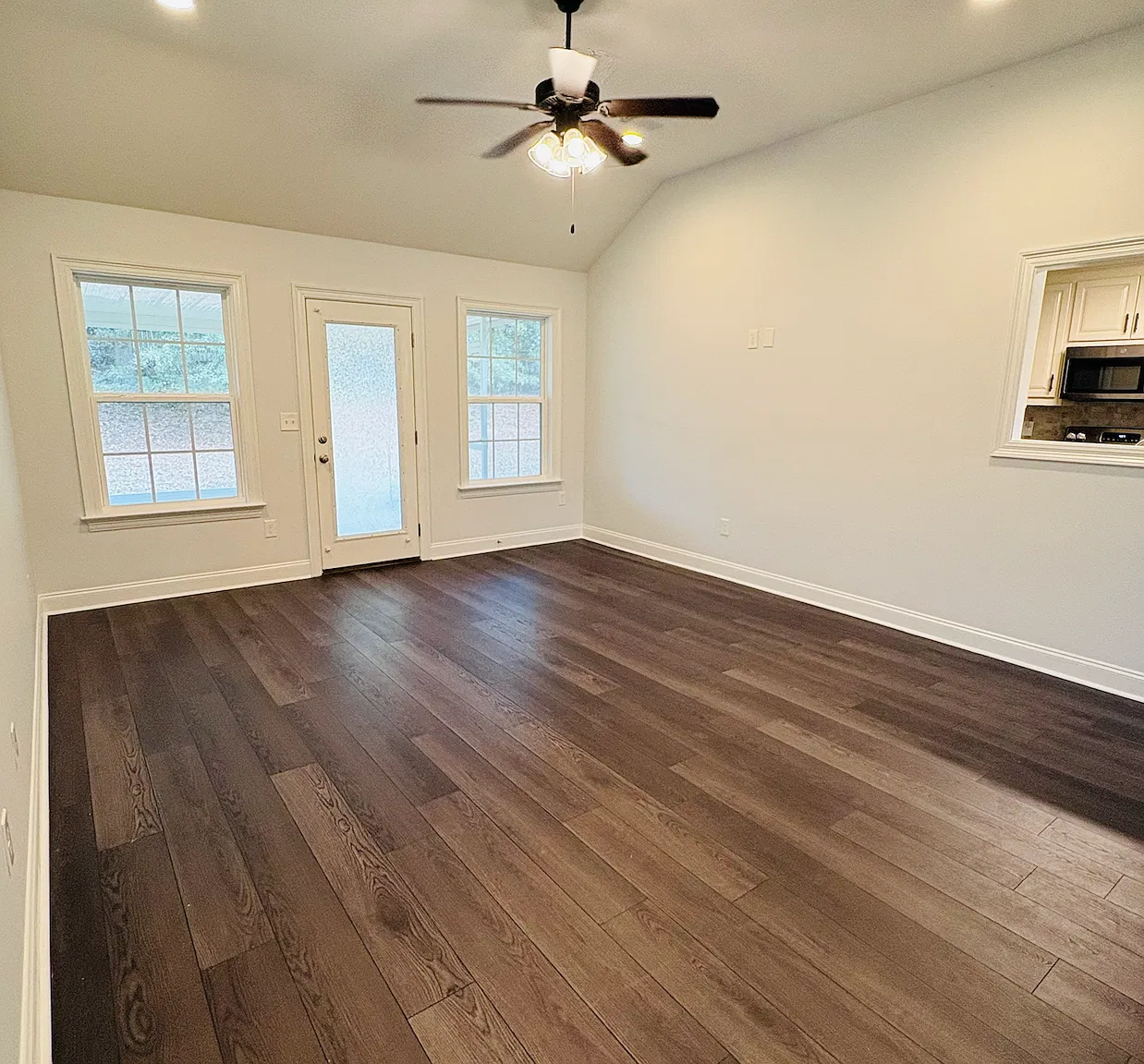 3 bed, 1574 sqft, $1,850 — Photo 4