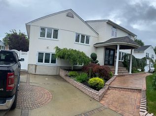 785 Wenwood Dr, East Meadow, NY 11554