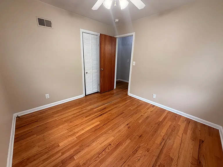 710 S 67th Ave — Photo 16