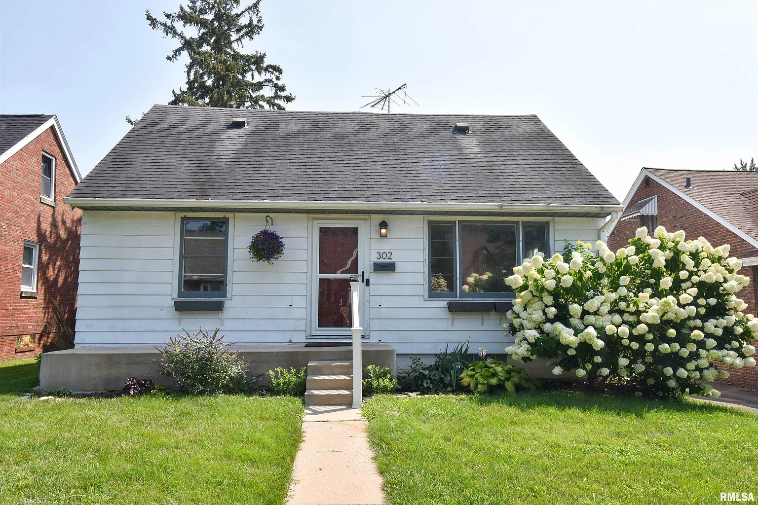 302 W Melbourne Ave photo 1