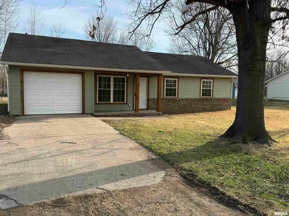 1607 E Pickett Ln, Marion, IL 62959