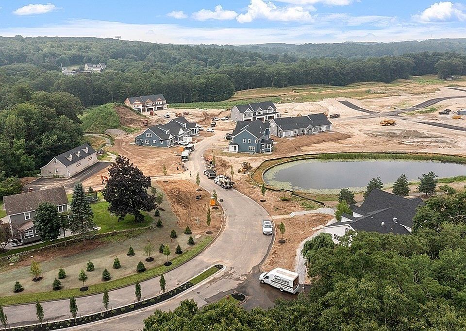 2nd image of 14 Palmetto Dr #14