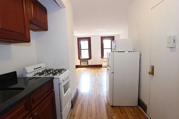 Rented by Dynamik Realty | media 6