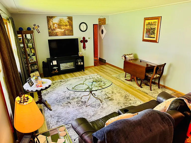 703 Highland Ave — Photo 2