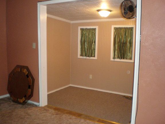 4th image of 3120 42nd St