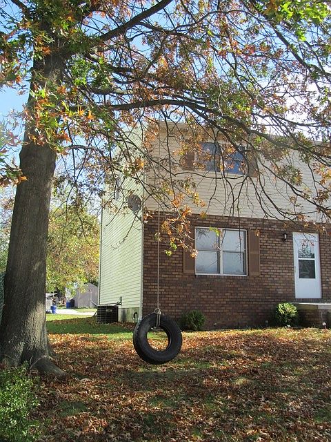 2nd image of 144 Pin Oak Pl