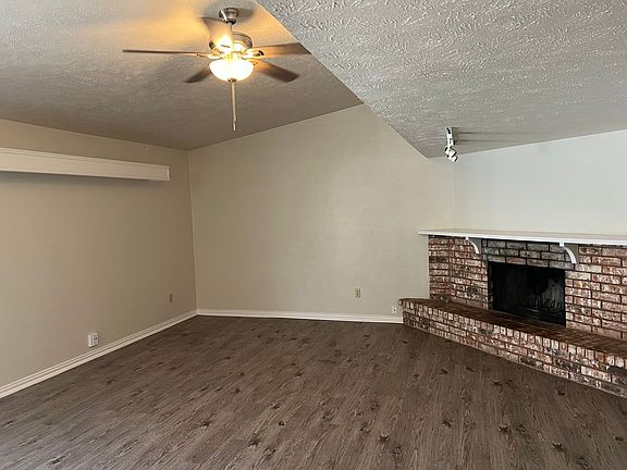 4th image of 909 Forest Glen Dr