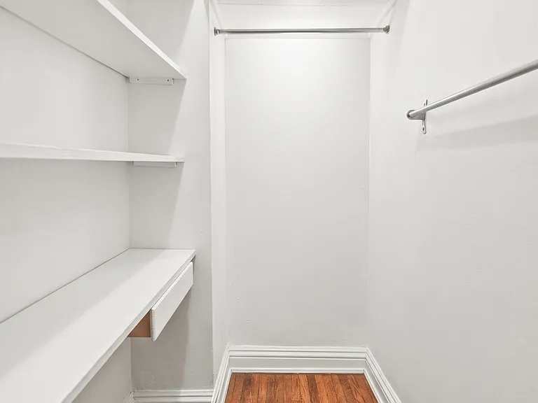 457 W 57th St #108 — Photo 3