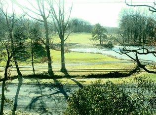 403 Manor Dr, Pocono Manor, PA 18349