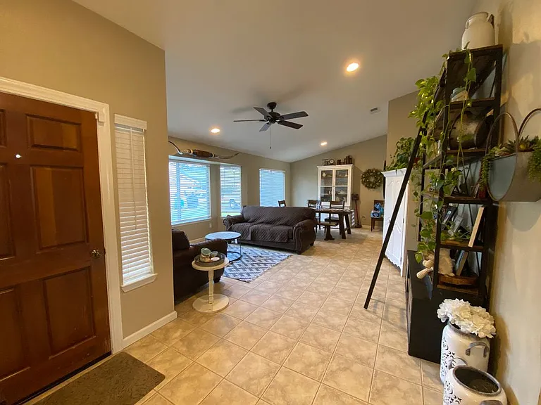 51495 White Oak Dr — Photo 4