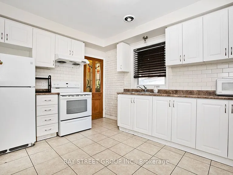 67 Elvaston Dr — Photo 12