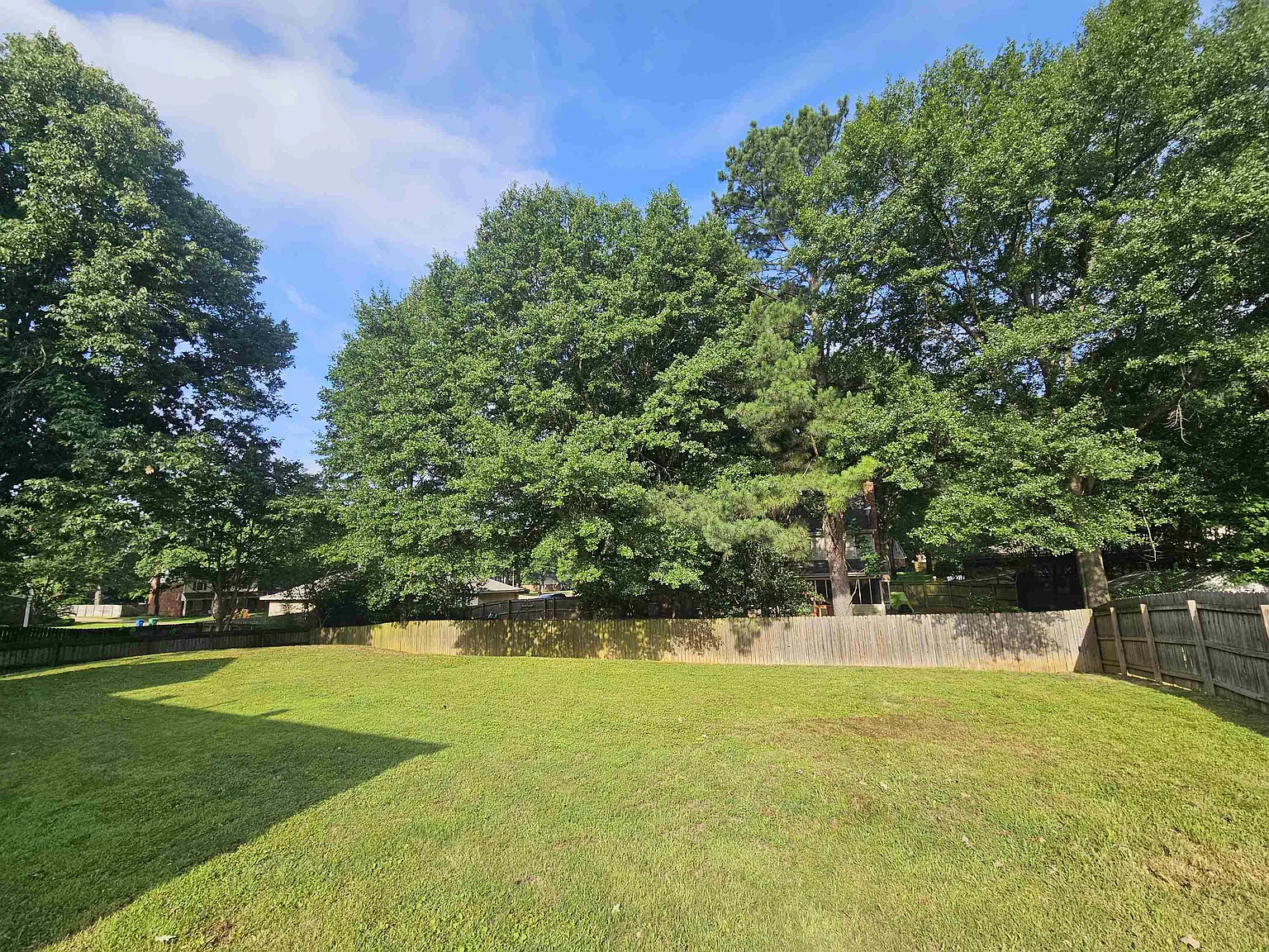 5 bed, 3.5 bath, 3305 sqft, $3,050 — Photo 3