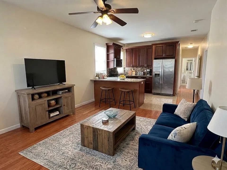 18 Terrace Ave #1