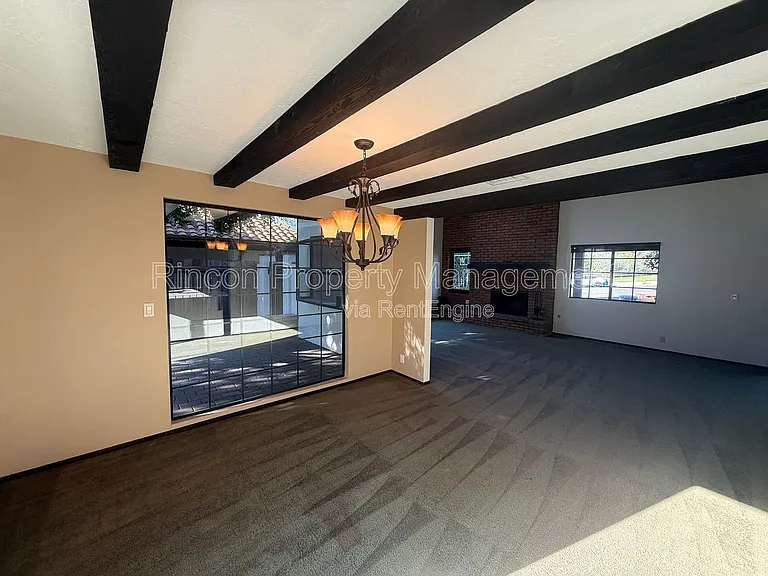 408 Galvin Cir — Photo 13
