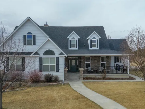 450 S Division St, Cowley, WY 82420