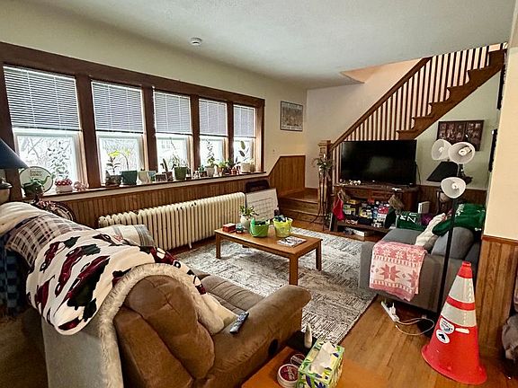 4th image of 1001 N 13th Ave E