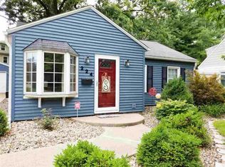 224 W Stonegate Rd, Peoria, IL 61614