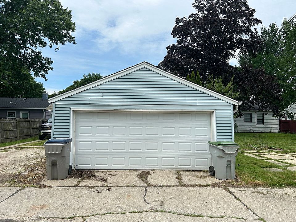 2nd image of 5318 N 27th St