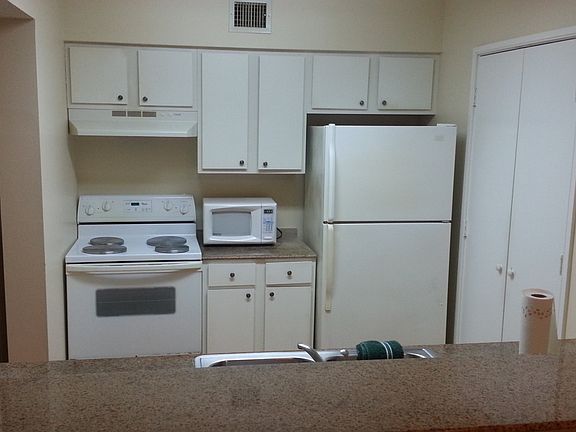 5th image of 300 Scotia Dr APT 104