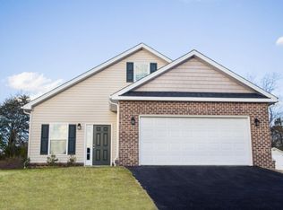 7910 Carriage Park Dr, Roanoke, VA 24019