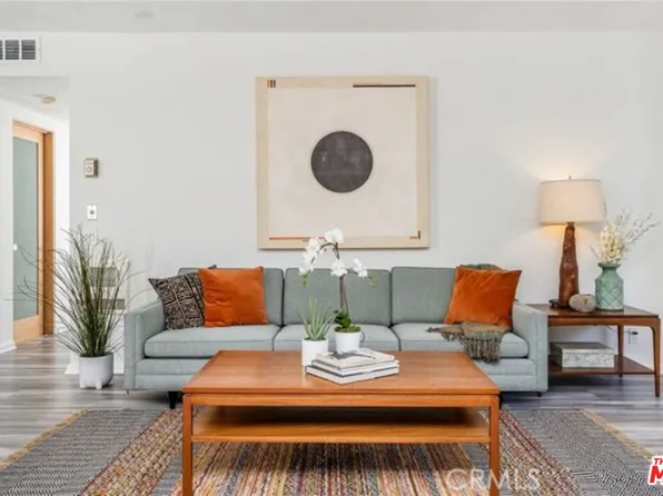 1015 N Kings Rd APT 301, West Hollywood, CA 90069