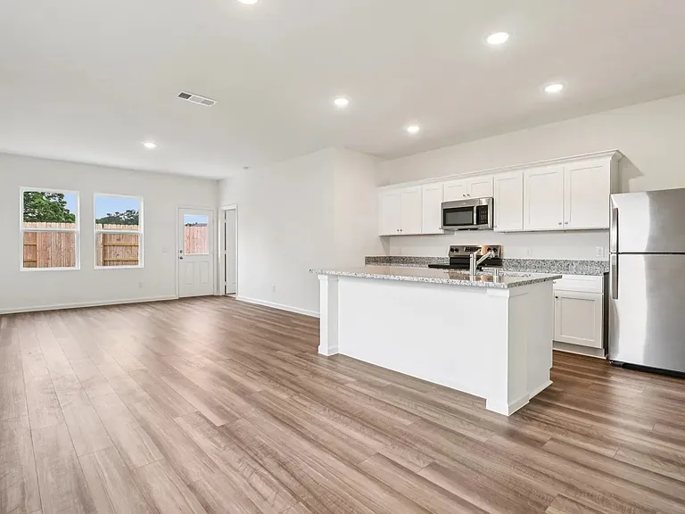 2117 Prairie Ln — Photo 5
