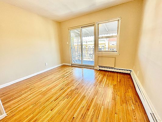 4th image of 25-26 43rd St