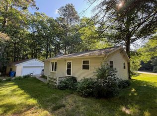 219 Russell Ave, Houghton Lake, MI 48629