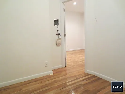 Rented by Bond New York | media 27