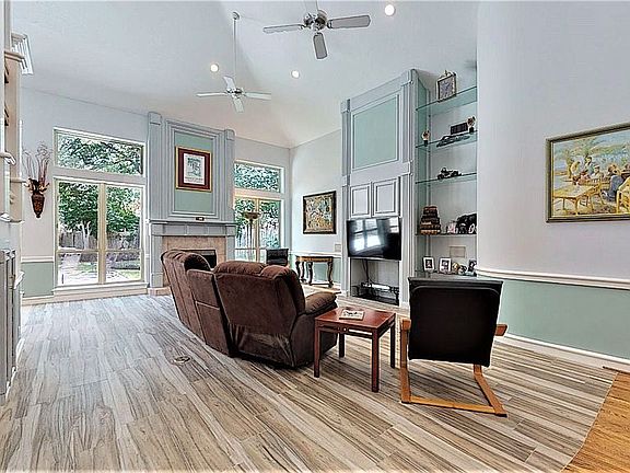 2nd image of 1106 Oak Knoll Dr