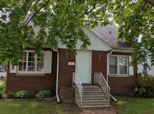 1858 Deckner Ave, Green Bay, WI 54302