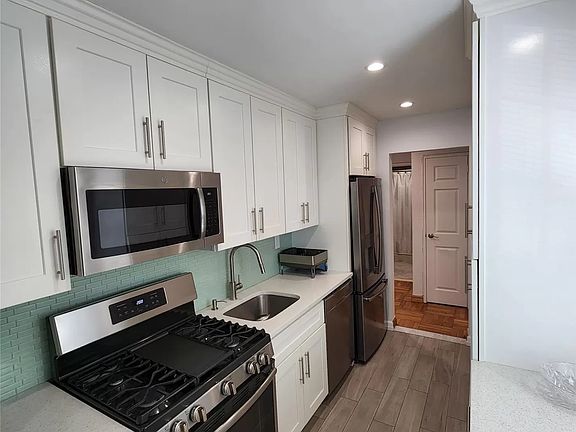 5th image of 8429 153rd Ave APT 1J