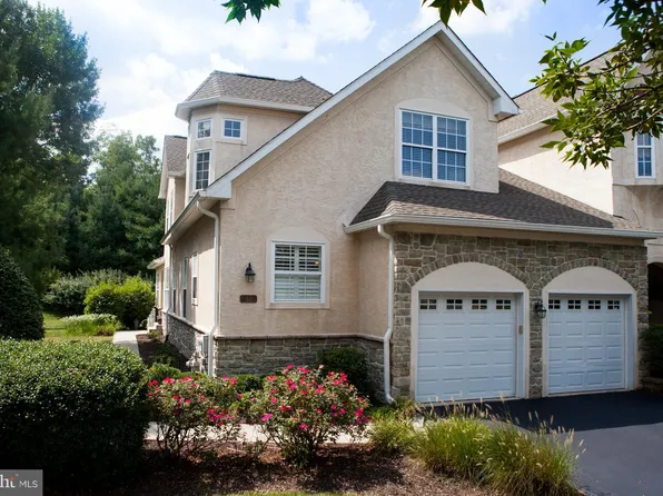 48 Old Barn Dr, West Chester, PA 19382