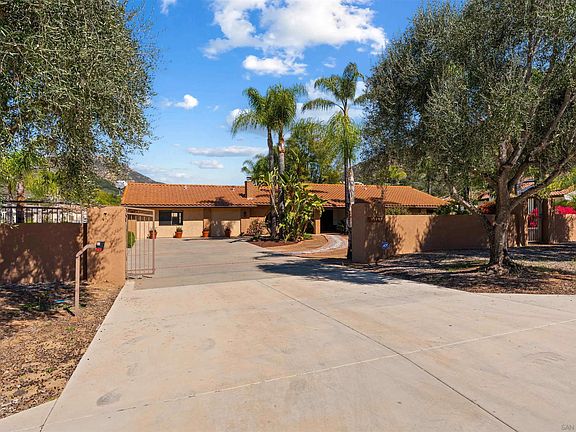 2nd image of 13960 Valle Lindo Rd