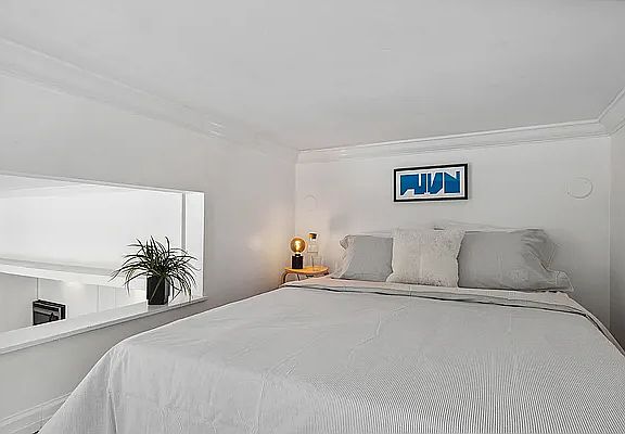 4th image of 358 W 23rd St APT 1B