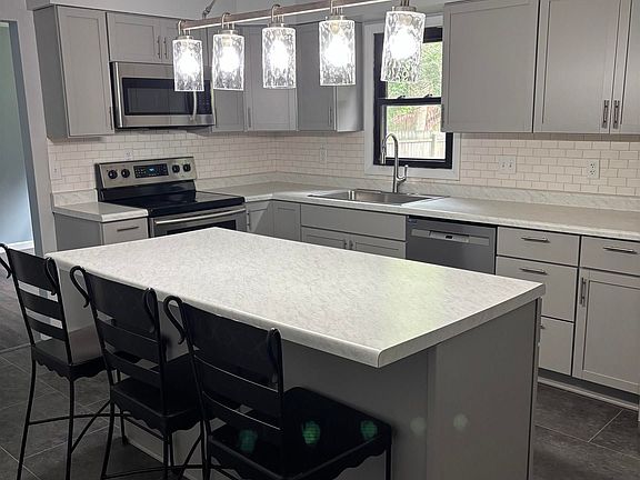 4th image of 2621 Bonny Ln