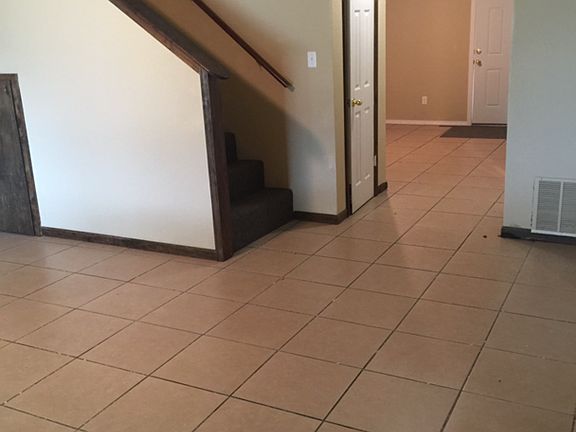 5th image of 1310 Northcliff Ave