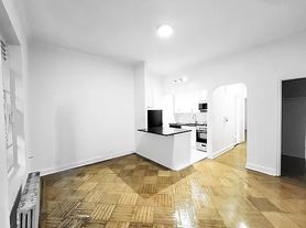 328 W 83rd St