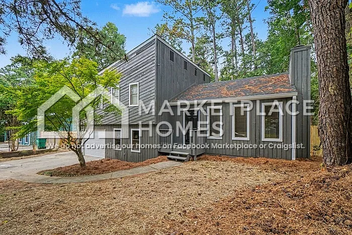 3 bed, 2.0 bath, 1659 sqft, $2,195 — Photo 3