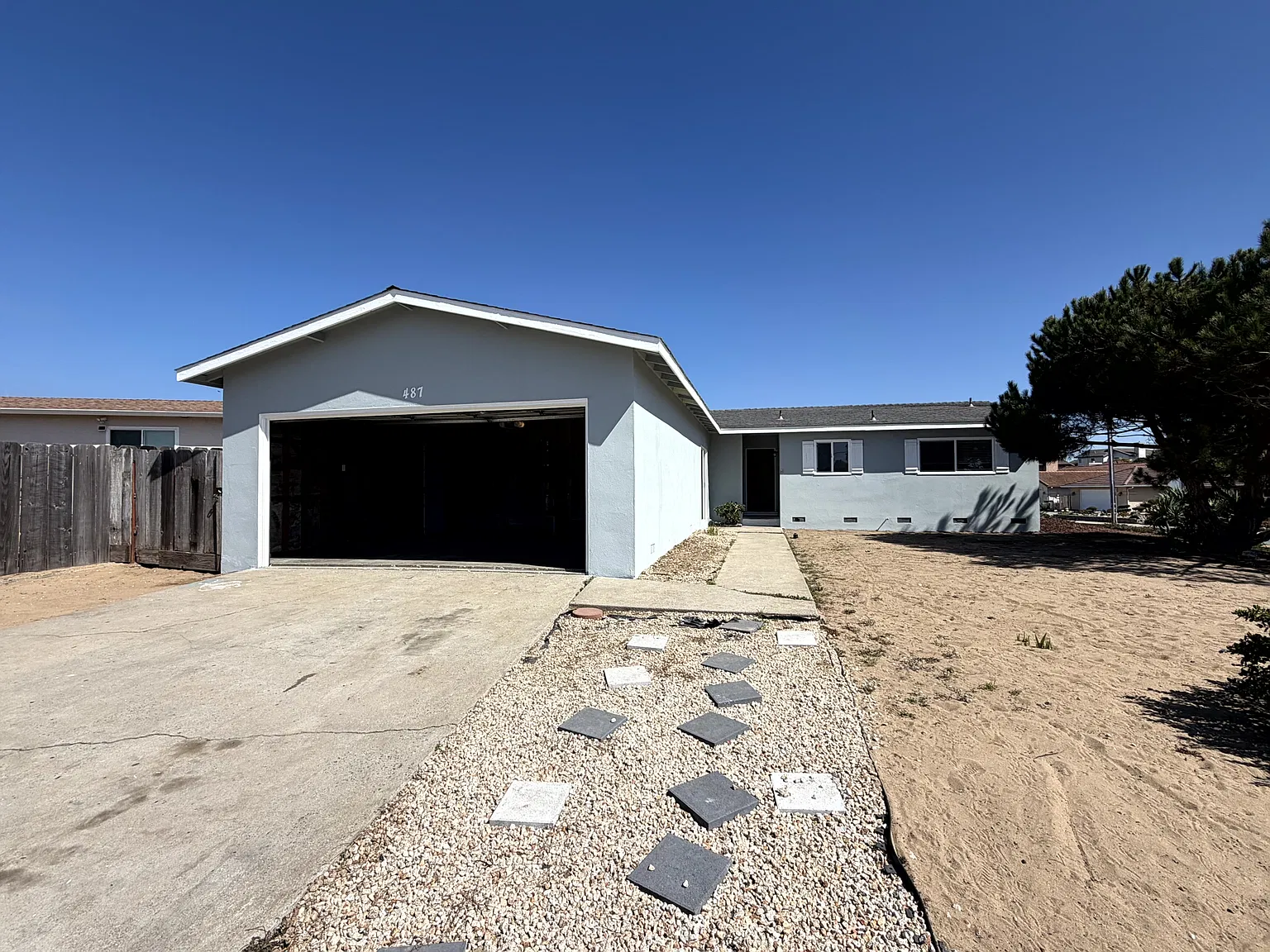 487 Larson Ct - 1 — Photo 2